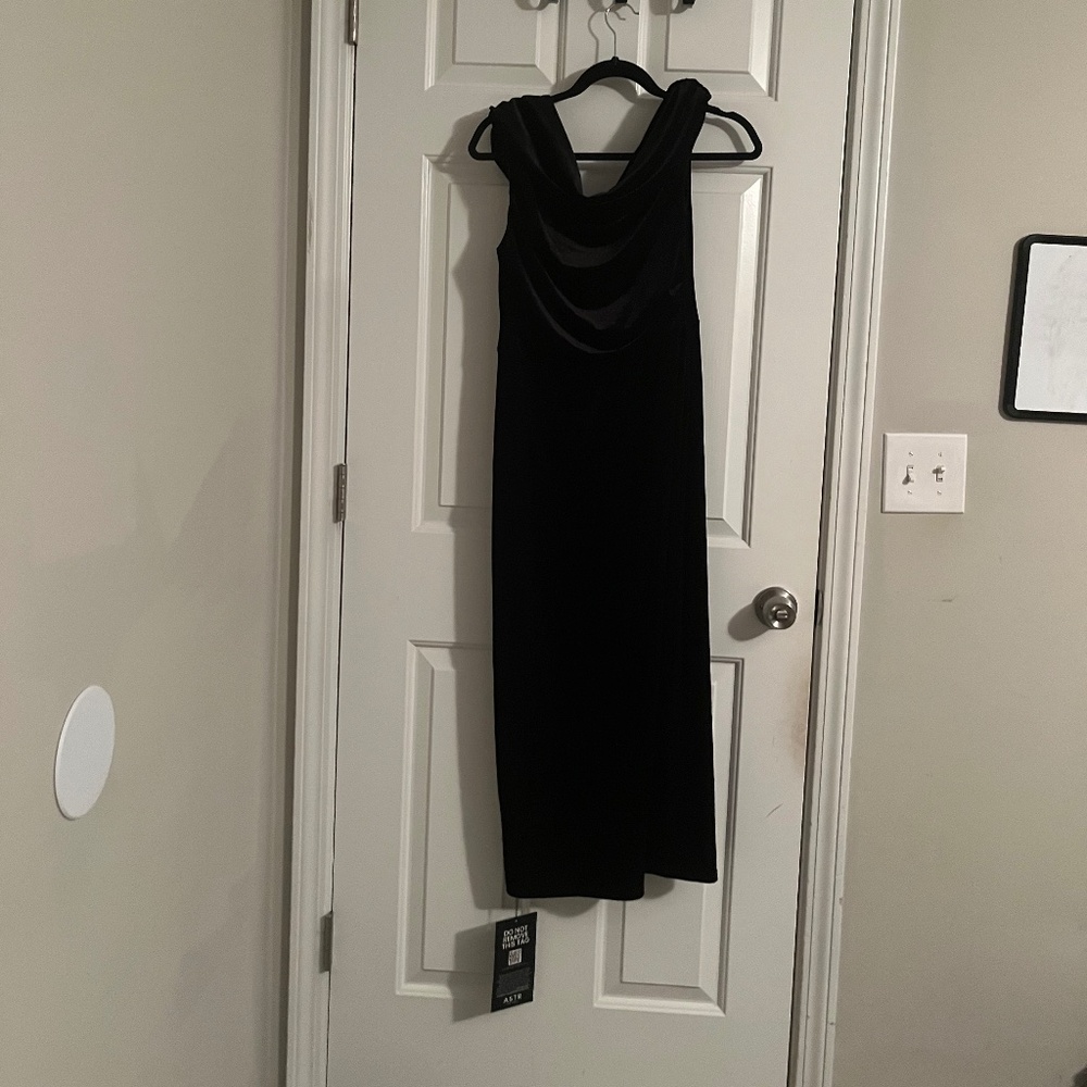 ASTR The Label Velvet Black MIDI Dress Size Medium
